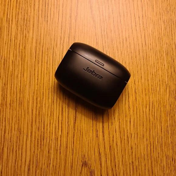 Jabra Elite 65t Earbuds | True Wireless | Bluetooth | Copper Black | - Picture 5 of 6